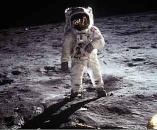Aldrin_Apollo_11_pmodif.jpg
